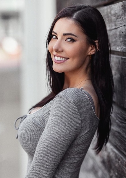 Erin Olash photo