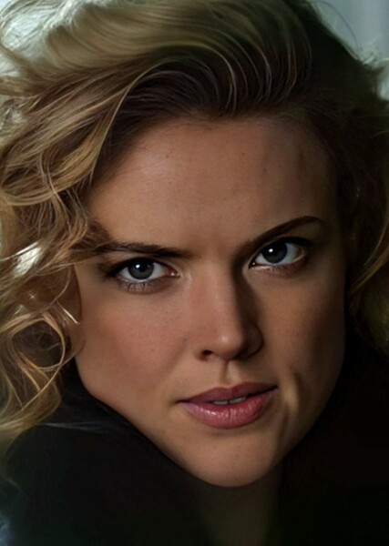 Erin Richards photo