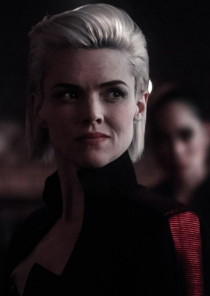 Erin Richards photo