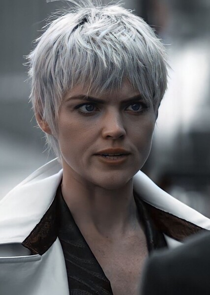 Erin Richards photo