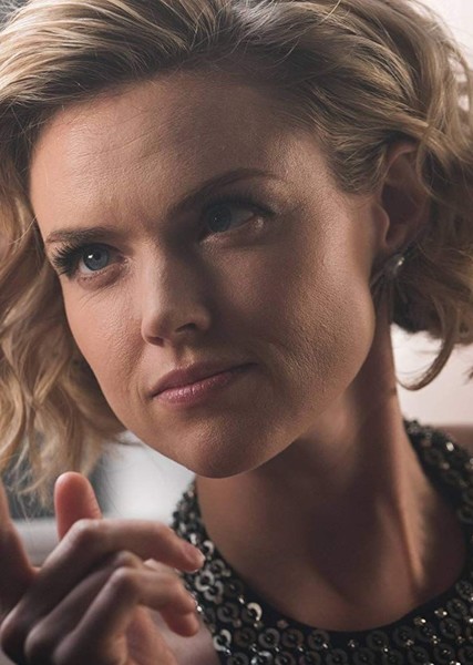 Erin Richards photo