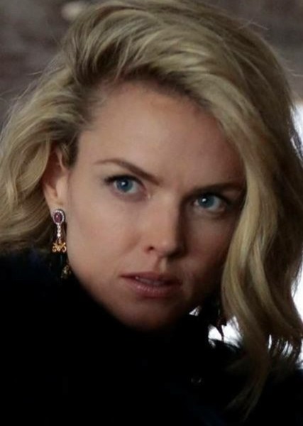 Erin Richards photo