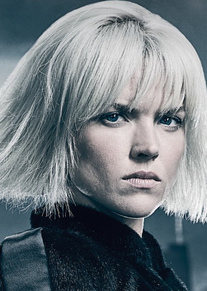 Erin Richards photo
