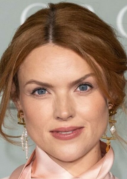 Erin Richards photo