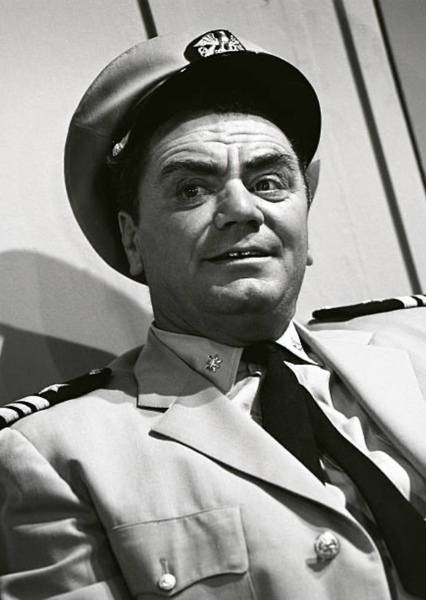 Ernest Borgnine photo