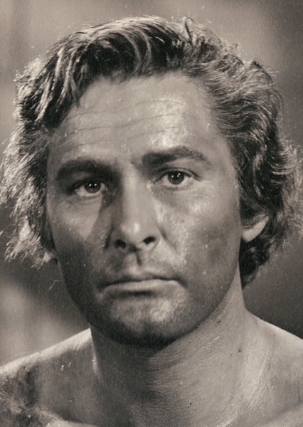 Errol Flynn photo