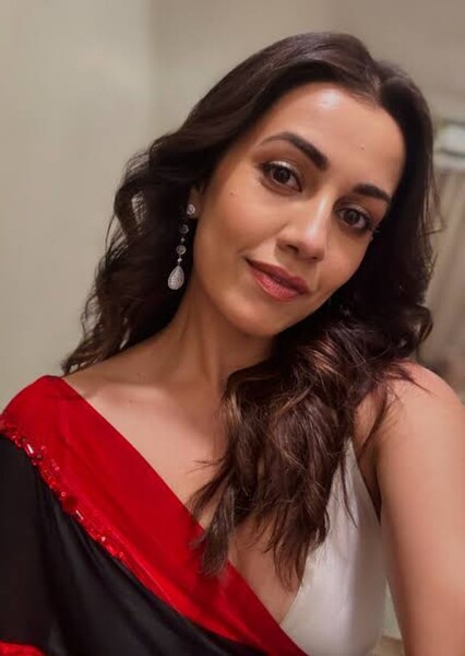 Esha Kansara