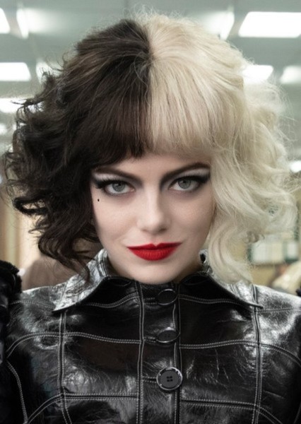Estella Miller/Cruella de Vil (Emma Stone) photo