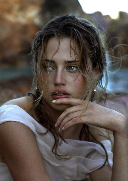 Estella Warren photo