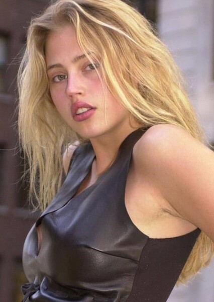 Estella Warren photo