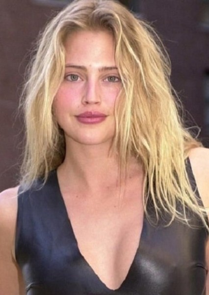 Estella Warren