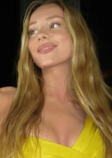 Ester Expósito photo
