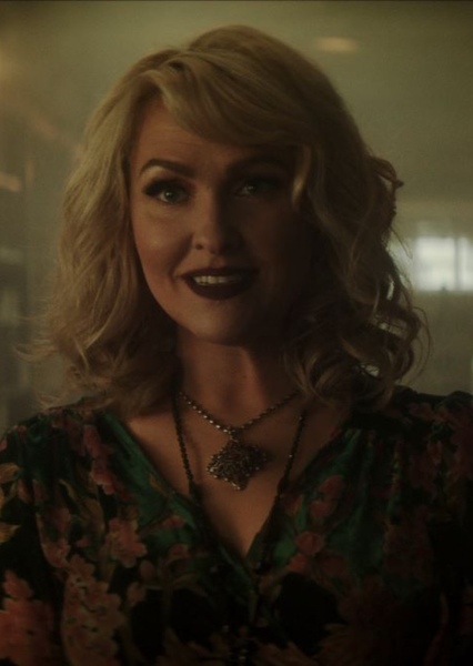 Esther Finch (Dead Boy Detectives) photo