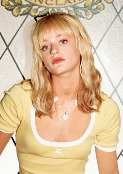 Esther McGregor photo