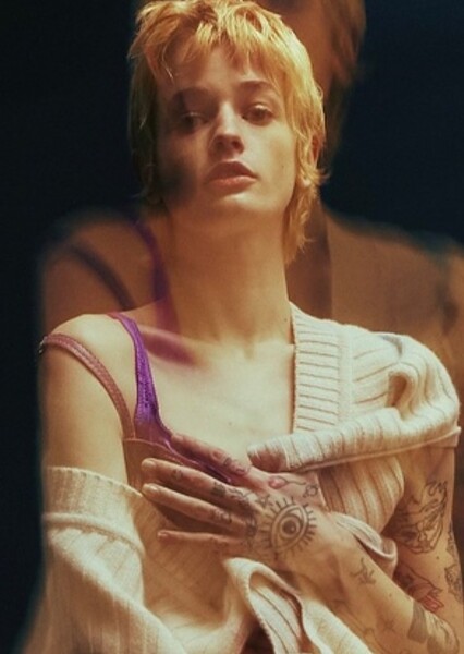 Esther-Rose McGregor photo
