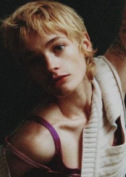 Esther-Rose McGregor photo