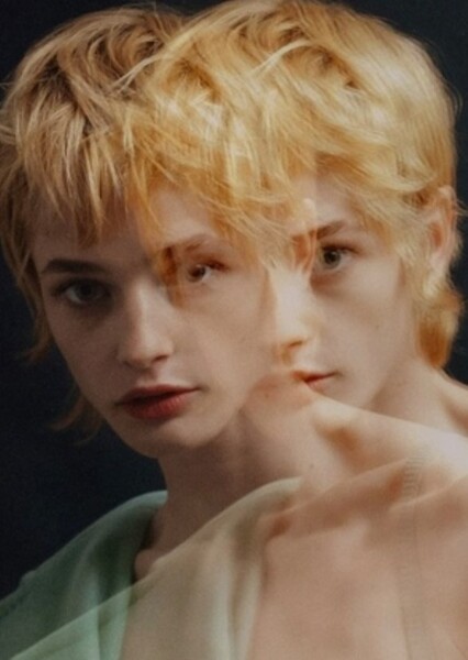 Esther-Rose McGregor photo