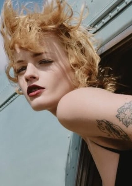Esther-Rose McGregor photo