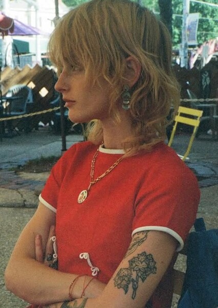 Esther-Rose McGregor photo