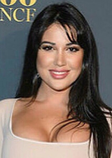 Estrella Nouri photo