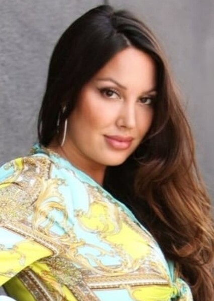 Estrella Nouri photo
