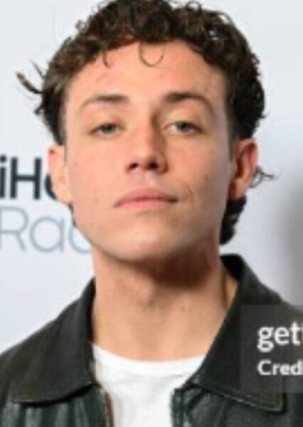 Ethan Cutkosky photo
