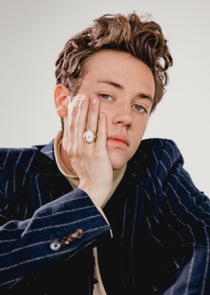 Ethan Cutkosky photo