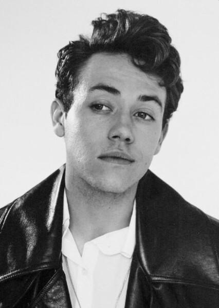 Ethan Cutkosky photo