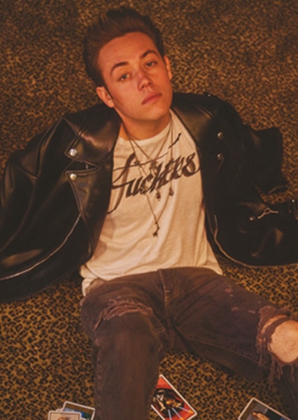 Ethan Cutkosky photo
