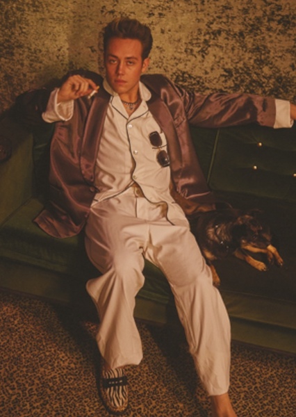 Ethan Cutkosky photo
