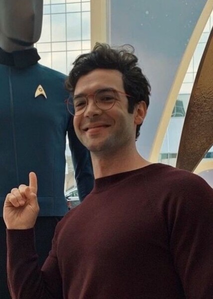 Ethan Peck photo