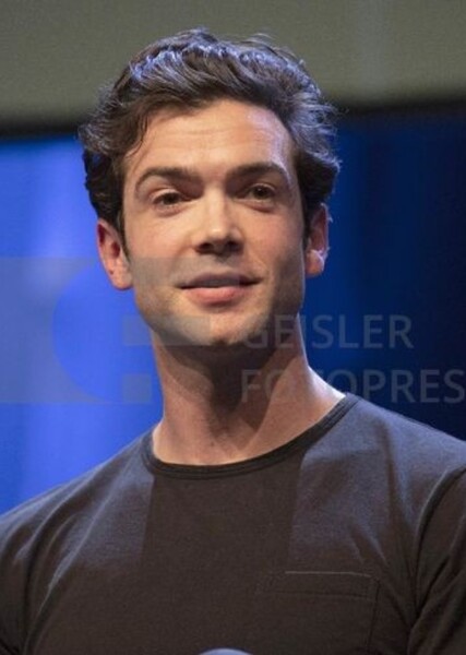 Ethan Peck photo