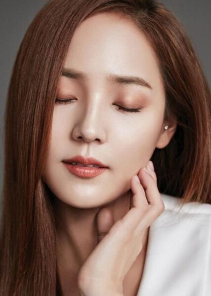 Eugene (Kim Yoo-jin) photo