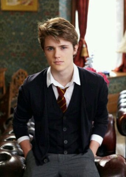 Eugene Simon photo