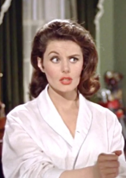 Eunice Gayson photo