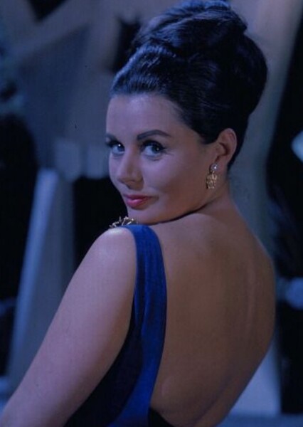 Eunice Gayson photo
