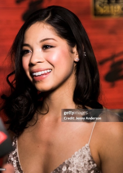 Eva Noblezada photo