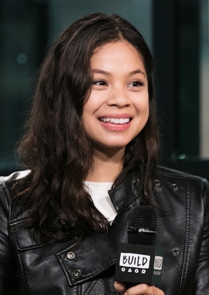 Eva Noblezada photo
