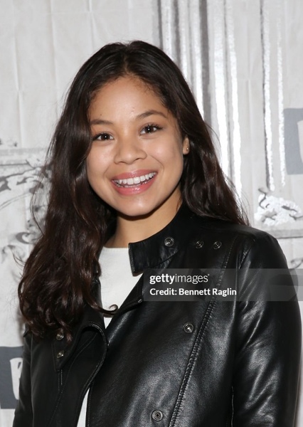 Eva Noblezada