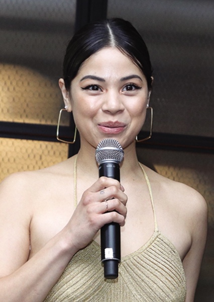 Eva Noblezada photo