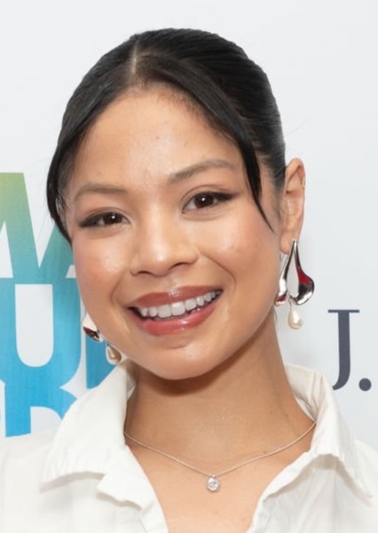 Eva Noblezada photo