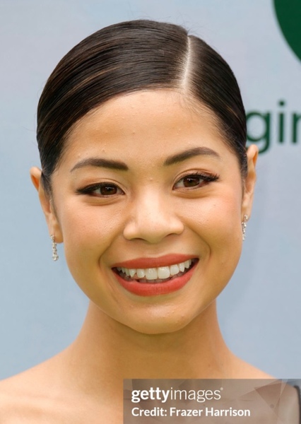 Eva Noblezada photo