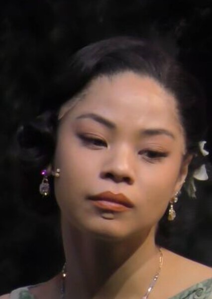 Eva Noblezada photo