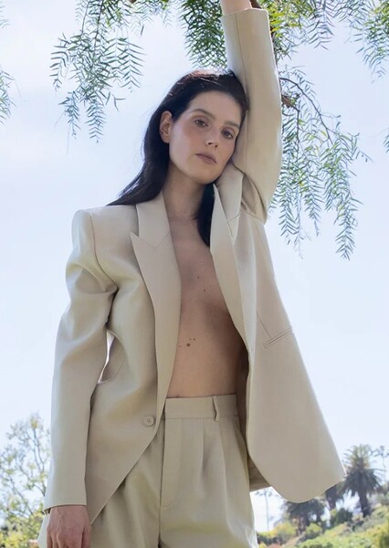 Eva Victor photo