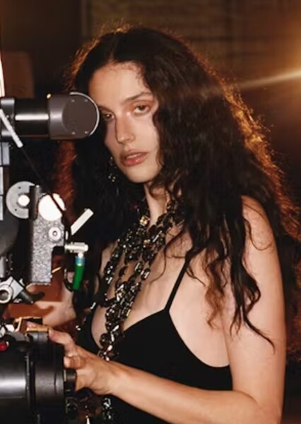 Eva Victor photo