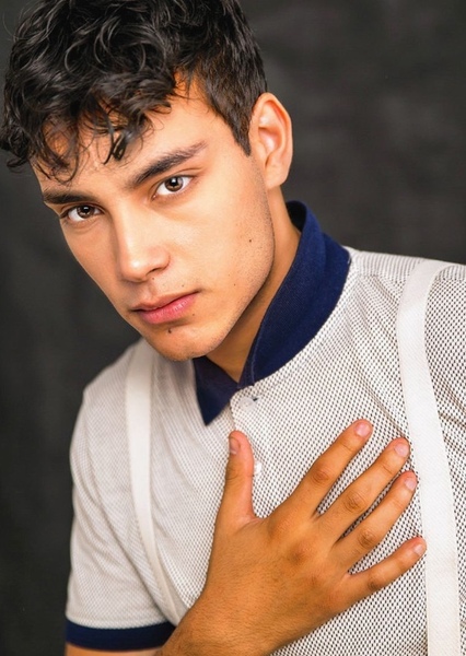 Evan Evagora photo