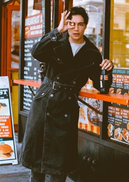 Evan Evagora photo