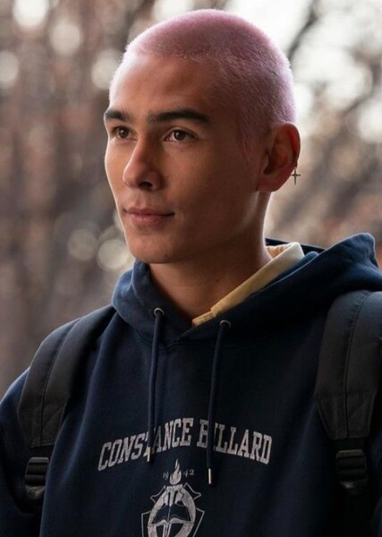 Evan Mock photo