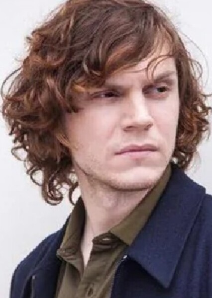 Evan Peters photo