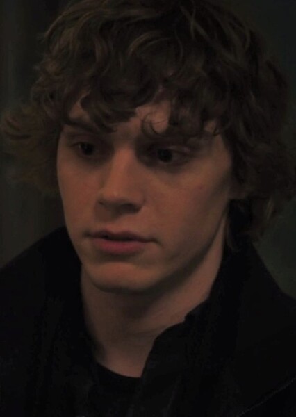 Evan Peters